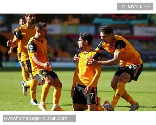 利兹联与狼队的精彩对决结果揭晓引发球迷热议 利兹联与狼队的精彩对决结果揭晓引发球迷热议